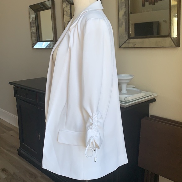 Ann Taylor Loft white full length blazer. Summer wardrobe staple! Sz 4 - Picture 5 of 9